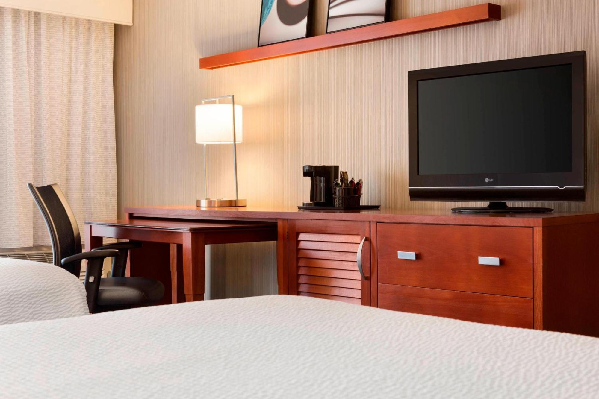 Hotel Courtyard By Marriott